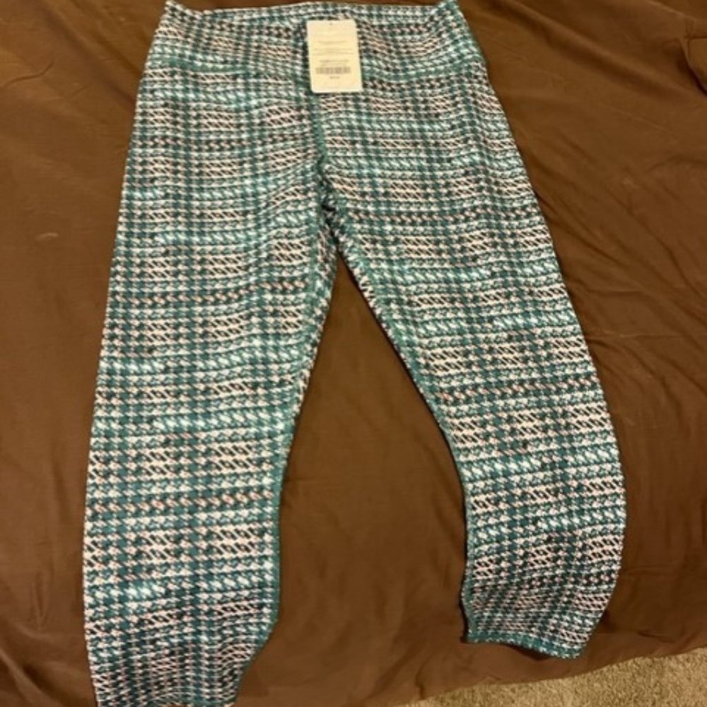 NWT Fabletics Hight Waisted Print Powerhold 7/8 workout leggings